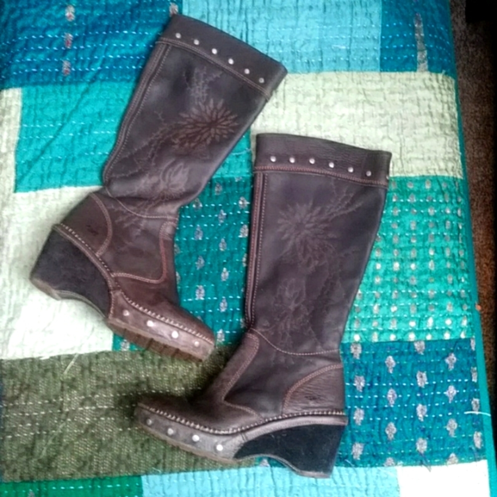 RARE European flower wedge boots with studs